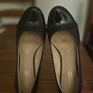 Genuine Leather, Stylish Celebrity Style Naturalizer Shoes in size 7.5